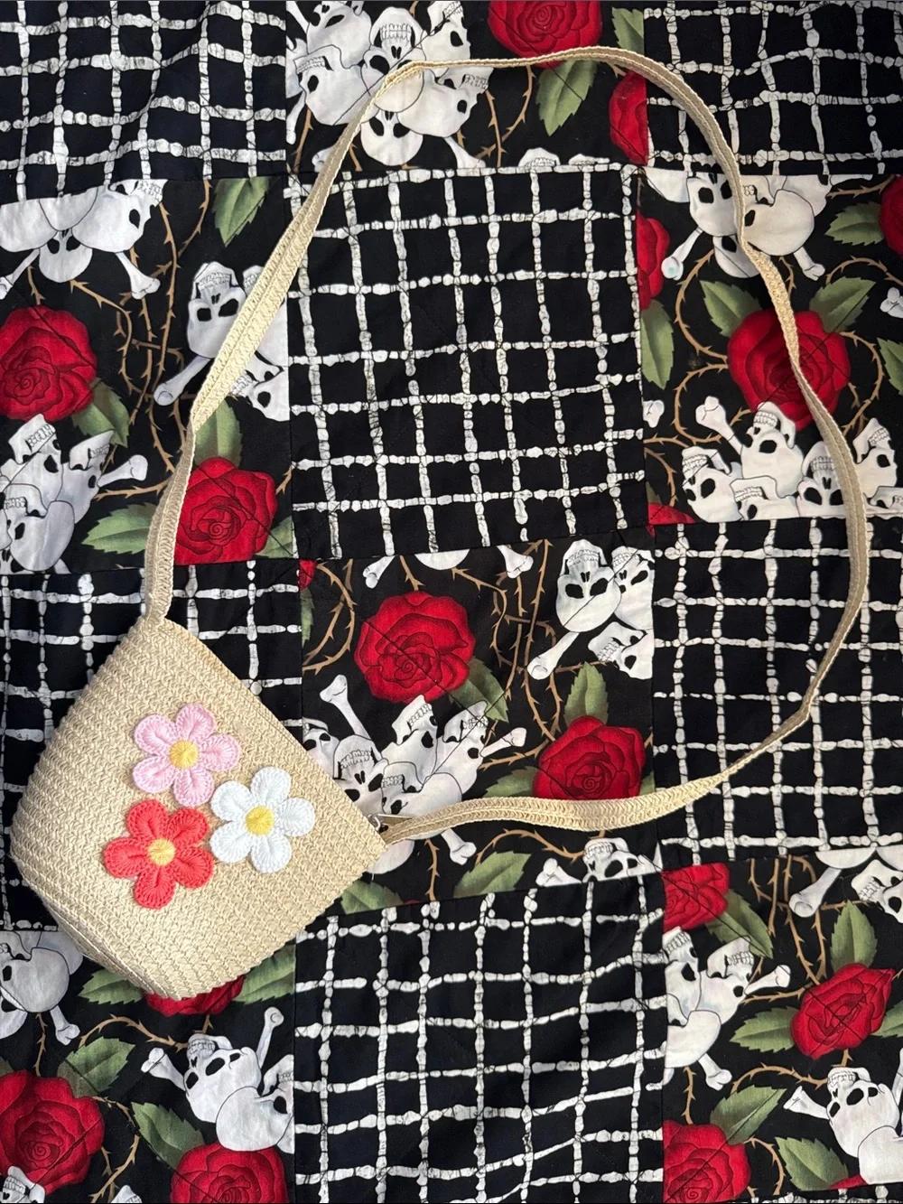 Woven Crossbody Bag with Floral Appliqué - Cream